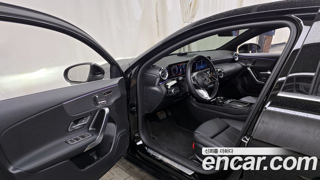 Mercedes-Benz A-Class A220 Hatchback