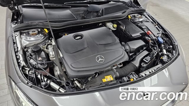 Mercedes-Benz CLA-Class CLA220 AMG Line