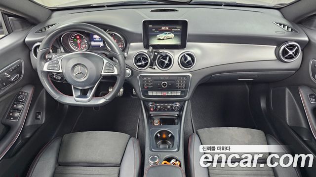 Mercedes-Benz CLA-Class CLA220 AMG Line