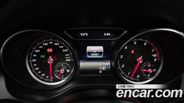 Mercedes-Benz CLA-Class CLA220 AMG Line