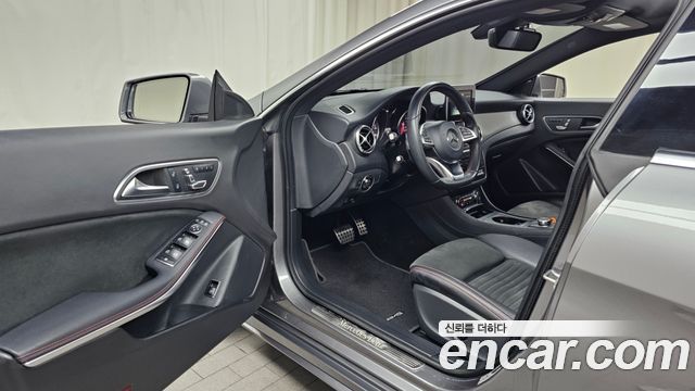 Mercedes-Benz CLA-Class CLA220 AMG Line