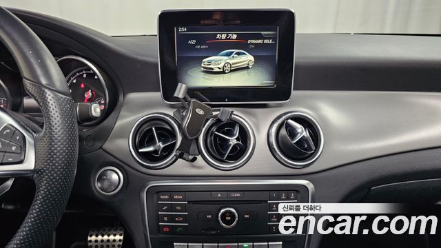 Mercedes-Benz CLA-Class CLA220 AMG Line