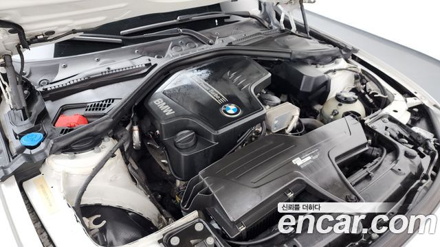 BMW 3-Series 320i M Sport Shadow
