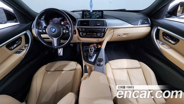 BMW 3-Series 320i M Sport Shadow