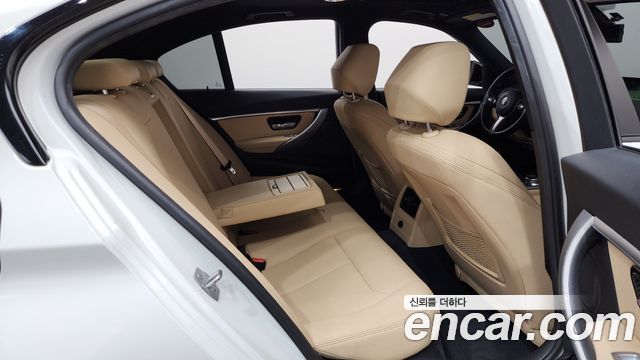 BMW 3-Series 320i M Sport Shadow