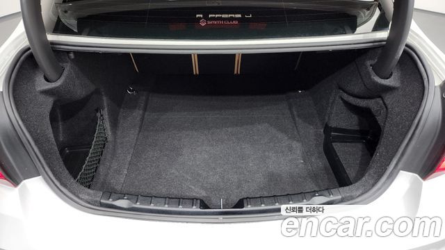 BMW 3-Series 320i M Sport Shadow