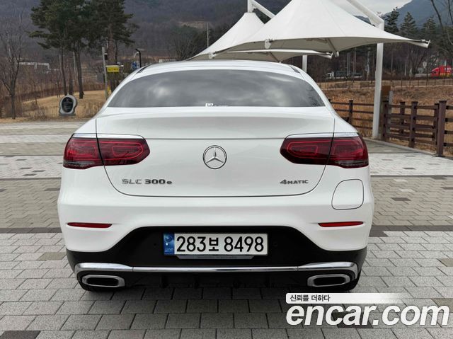 Mercedes-Benz GLC-Class GLC300e 4MATIC Coupe