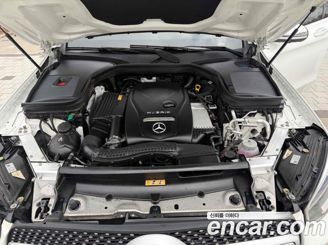 Mercedes-Benz GLC-Class GLC300e 4MATIC Coupe