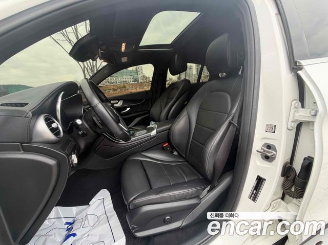 Mercedes-Benz GLC-Class GLC300e 4MATIC Coupe