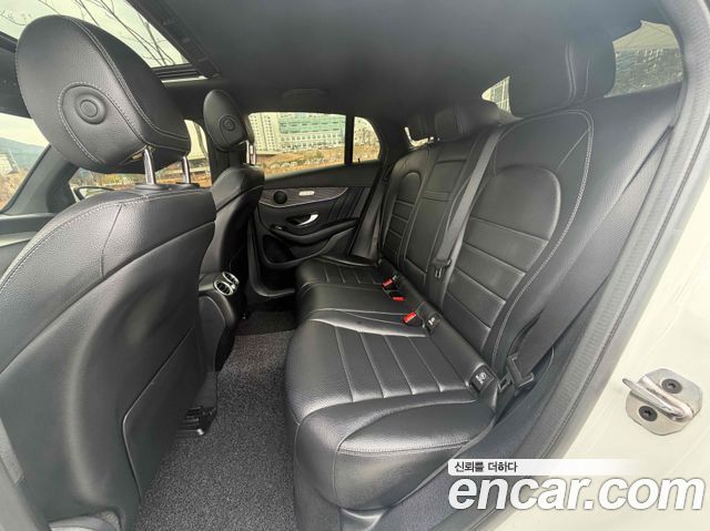 Mercedes-Benz GLC-Class GLC300e 4MATIC Coupe