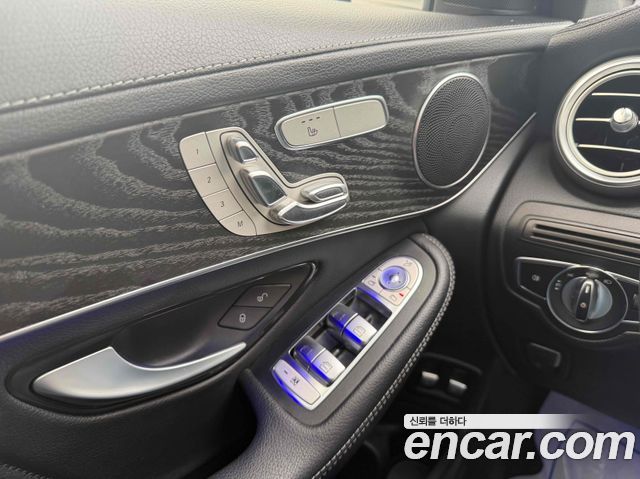 Mercedes-Benz GLC-Class GLC300e 4MATIC Coupe