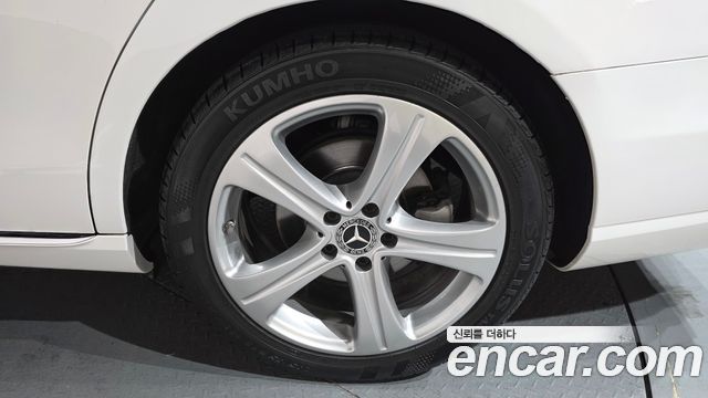 Mercedes-Benz E-Class E200 Avantgarde