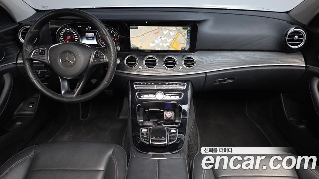 Mercedes-Benz E-Class E200 Avantgarde