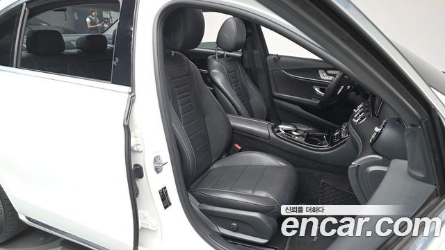 Mercedes-Benz E-Class E200 Avantgarde