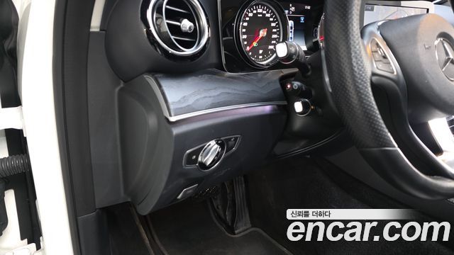 Mercedes-Benz E-Class E200 Avantgarde