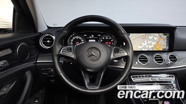 Mercedes-Benz E-Class E200 Avantgarde