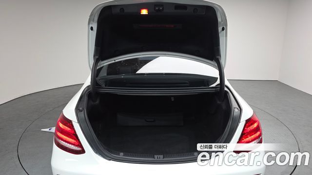 Mercedes-Benz E-Class E200 Avantgarde