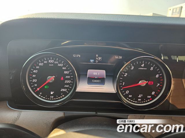 Mercedes-Benz E-Class E300 Exclusive