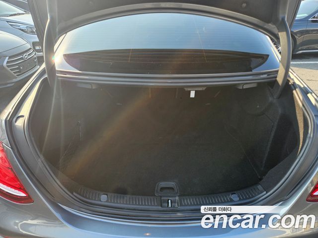 Mercedes-Benz E-Class E300 Exclusive