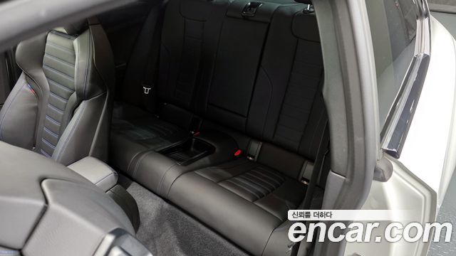 BMW 2-Series M240i xDrive Coupe