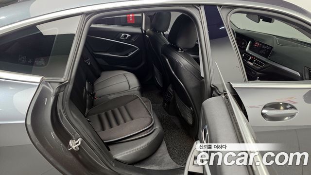 BMW 2-Series 220i Advantage