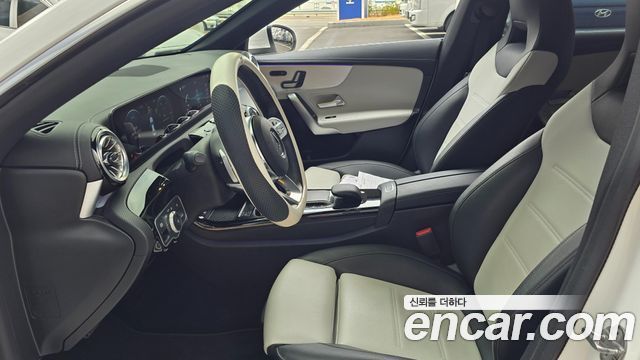 Mercedes-Benz CLA-Class CLA250 4MATIC