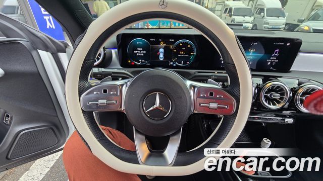 Mercedes-Benz CLA-Class CLA250 4MATIC