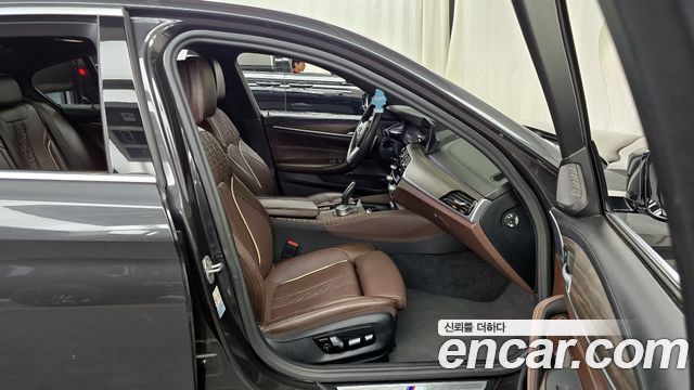 BMW 5-Series 530e M Sport