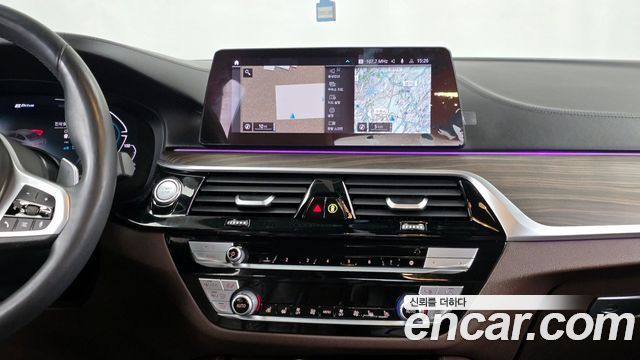 BMW 5-Series 530e M Sport