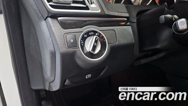 Mercedes-Benz E-Class E200 Coupe