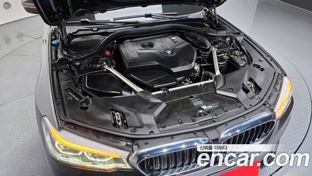 BMW 5-Series 530i M Sport Package Plus