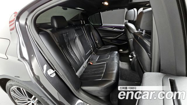 BMW 5-Series 530i M Sport Package Plus