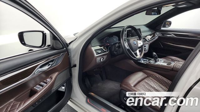 BMW 7-Series 740i Design Pure Excellence