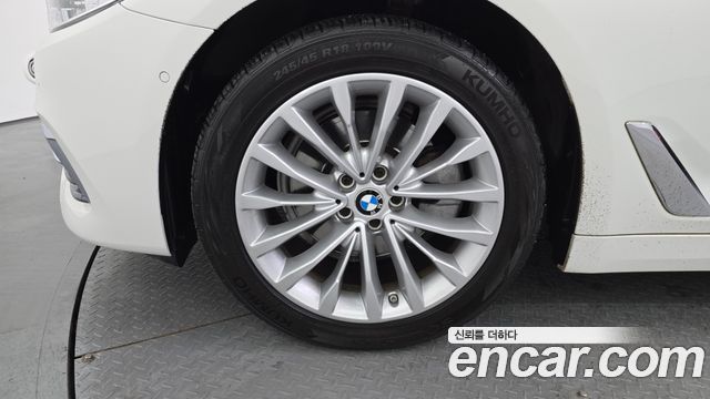 BMW 5-Series 520d xDrive Luxury Plus