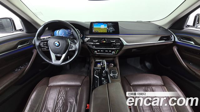BMW 5-Series 520d xDrive Luxury Plus