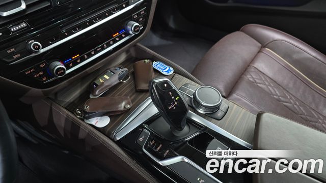 BMW 5-Series 520d xDrive Luxury Plus