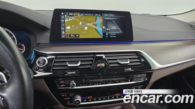 BMW 5-Series 520d xDrive Luxury Plus