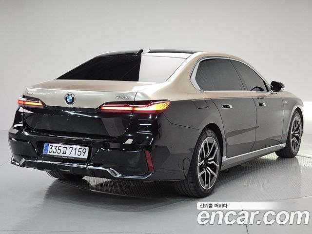 BMW 7-Series 740i xDrive M Sport