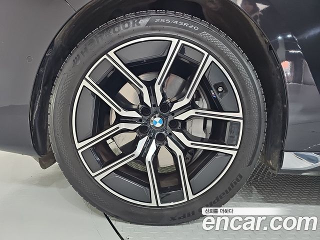 BMW 7-Series 740i xDrive M Sport