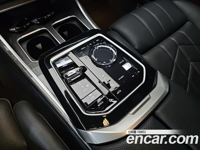 BMW 7-Series 740i xDrive M Sport