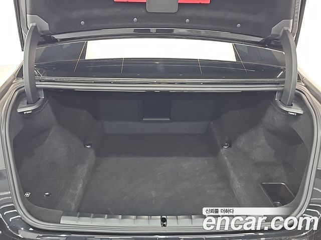 BMW 7-Series 740i xDrive M Sport