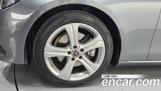 Mercedes-Benz E-Class E200 Avantgarde