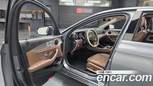 Mercedes-Benz E-Class E200 Avantgarde