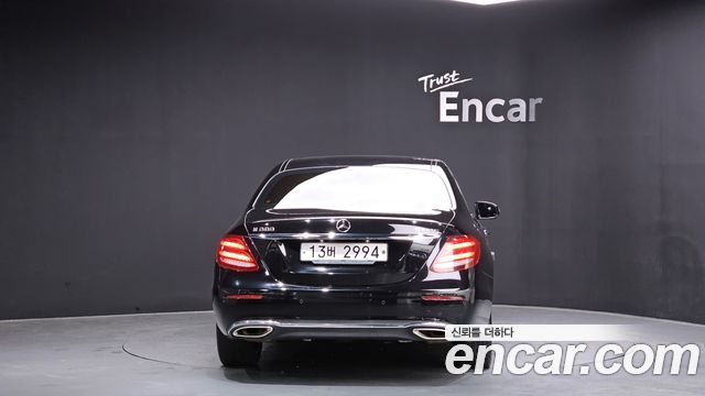 Mercedes-Benz E-Class E300 Avantgarde