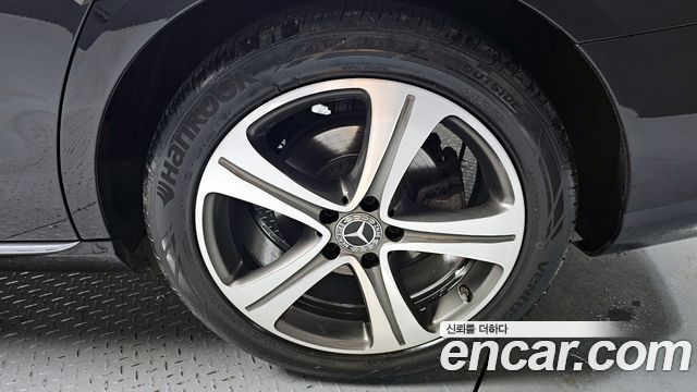 Mercedes-Benz E-Class E300 Avantgarde