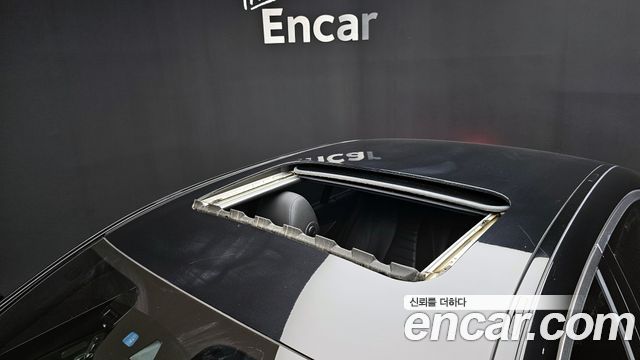 Mercedes-Benz E-Class E300 Avantgarde