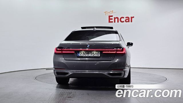 BMW 7-Series 740Li xDrive Design Pure Excellence