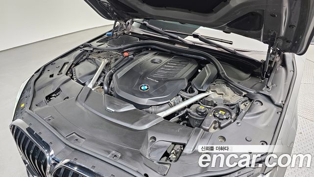 BMW 7-Series 740Li xDrive Design Pure Excellence