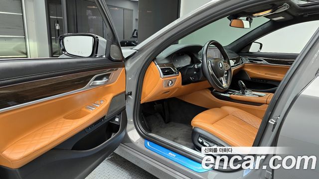 BMW 7-Series 740Li xDrive Design Pure Excellence