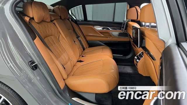 BMW 7-Series 740Li xDrive Design Pure Excellence